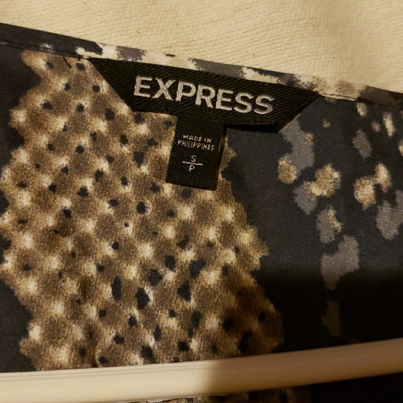 Dress - Picture 3 of 3